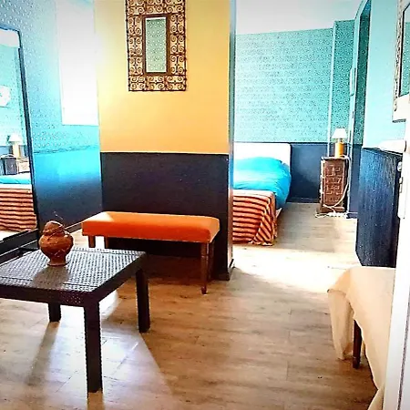 Πανσιόν Chez Caro Αζάν